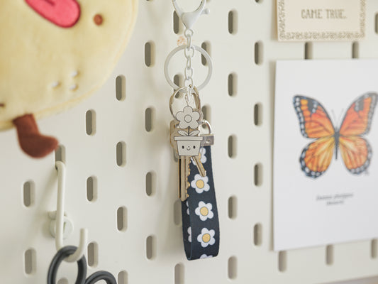 "Daisies" Lanyard Keychain